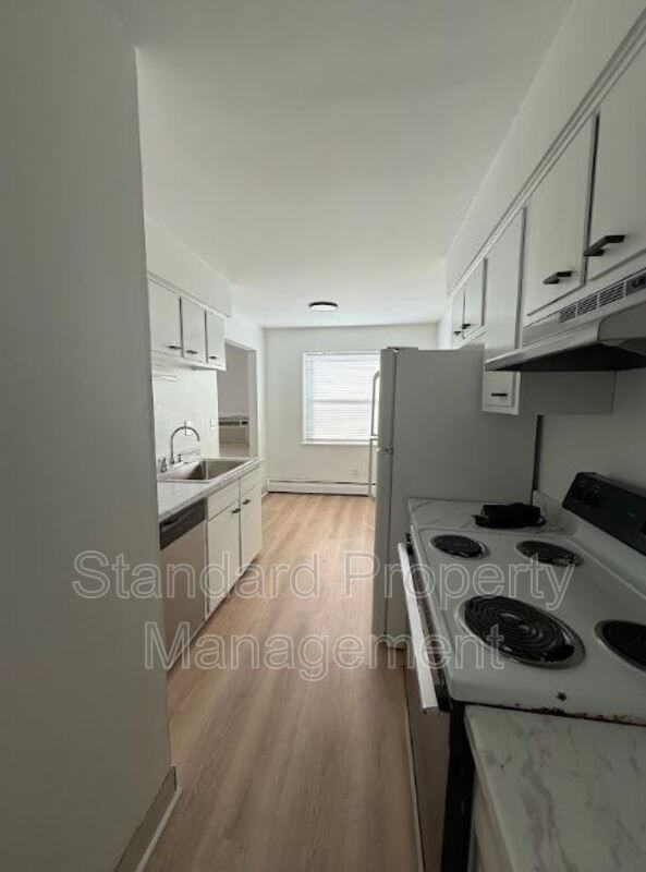 2630 Dewey Ave - Photo 4 of 10