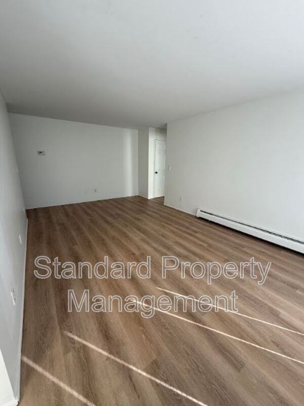 2630 Dewey Ave - Photo 5 of 10