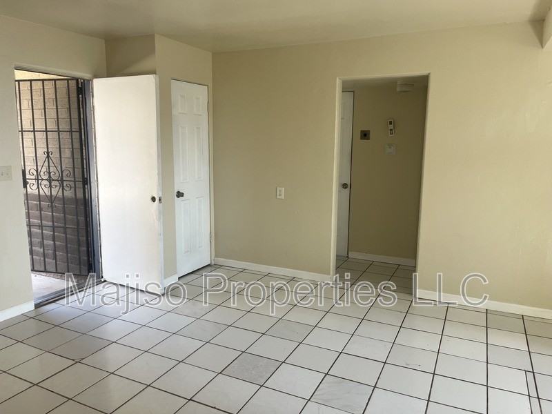 3615 E Lee St - Photo 3 of 8