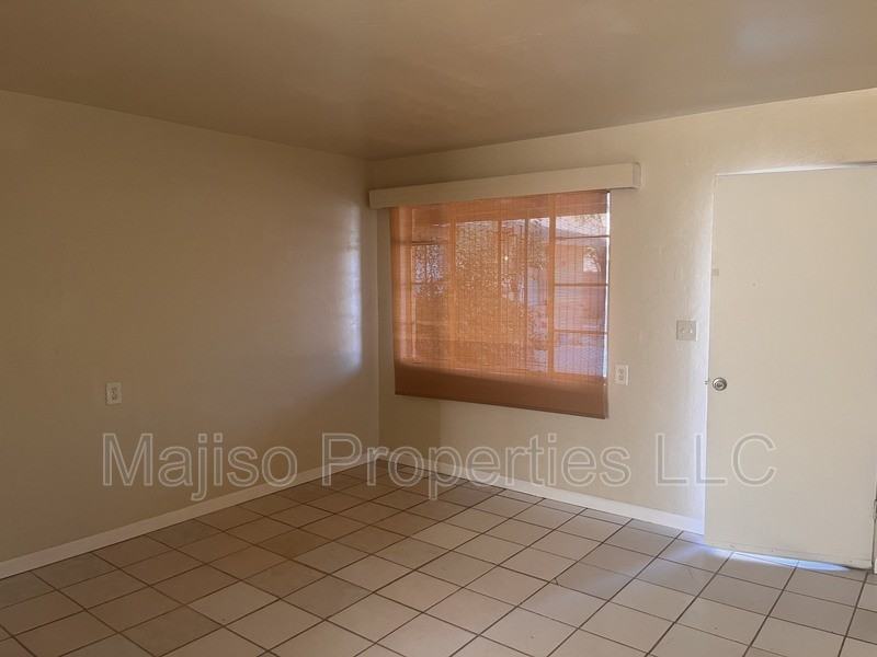 3615 E Lee St - Photo 5 of 8