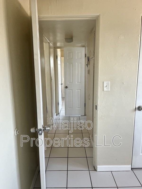 3615 E Lee St - Photo 7 of 8