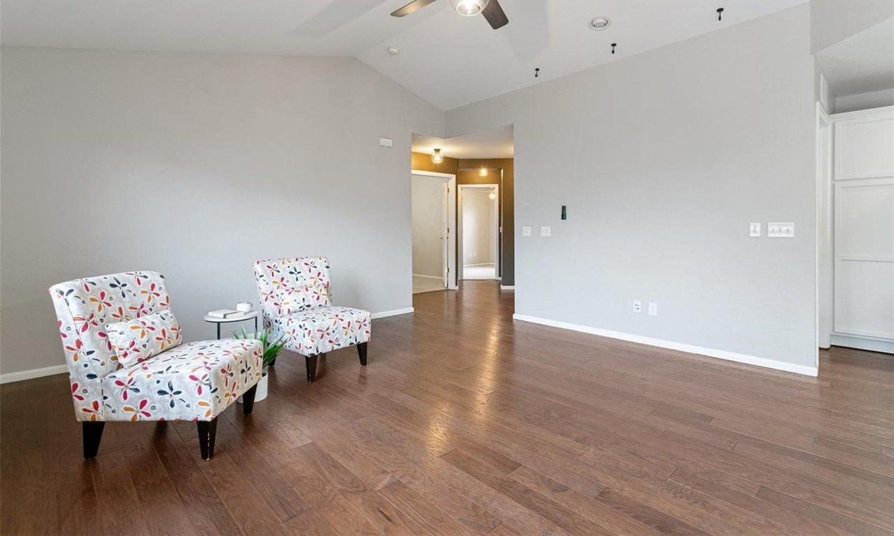 4375 Poplar Brook Dr - Photo 4 of 26