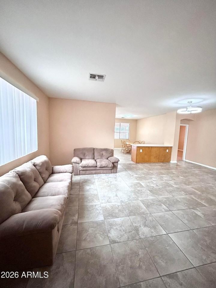 14285 W Verde Ln - Photo 4 of 20