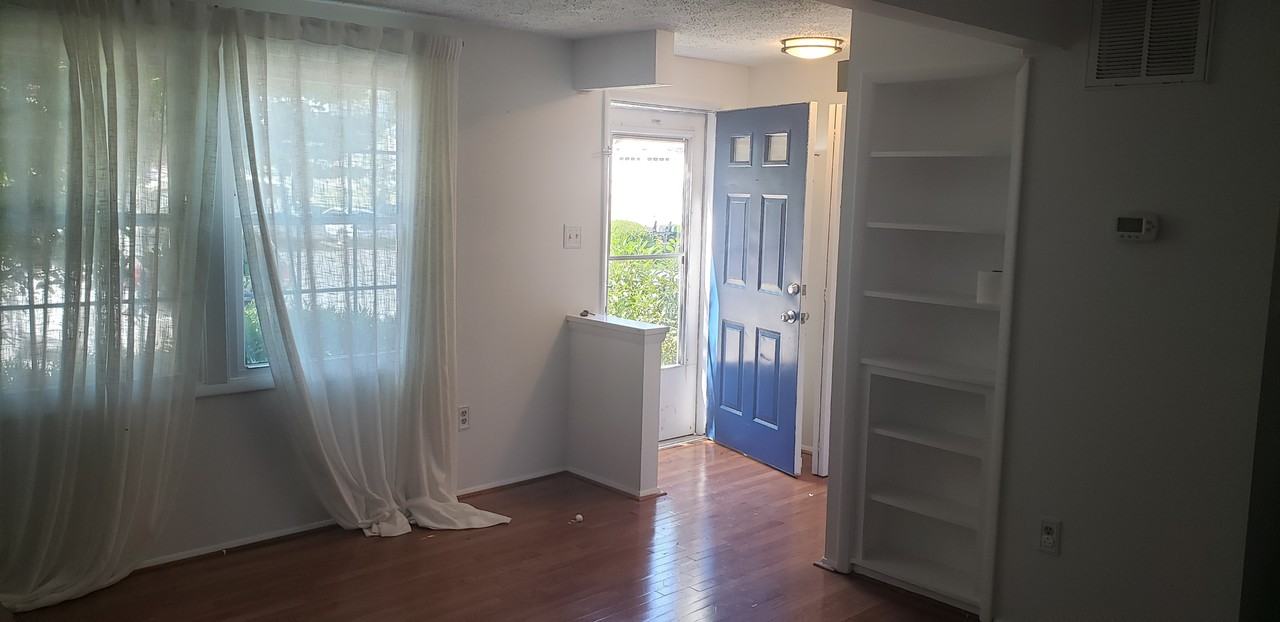 912 Merridale Blvd #TH - Photo 6 of 14