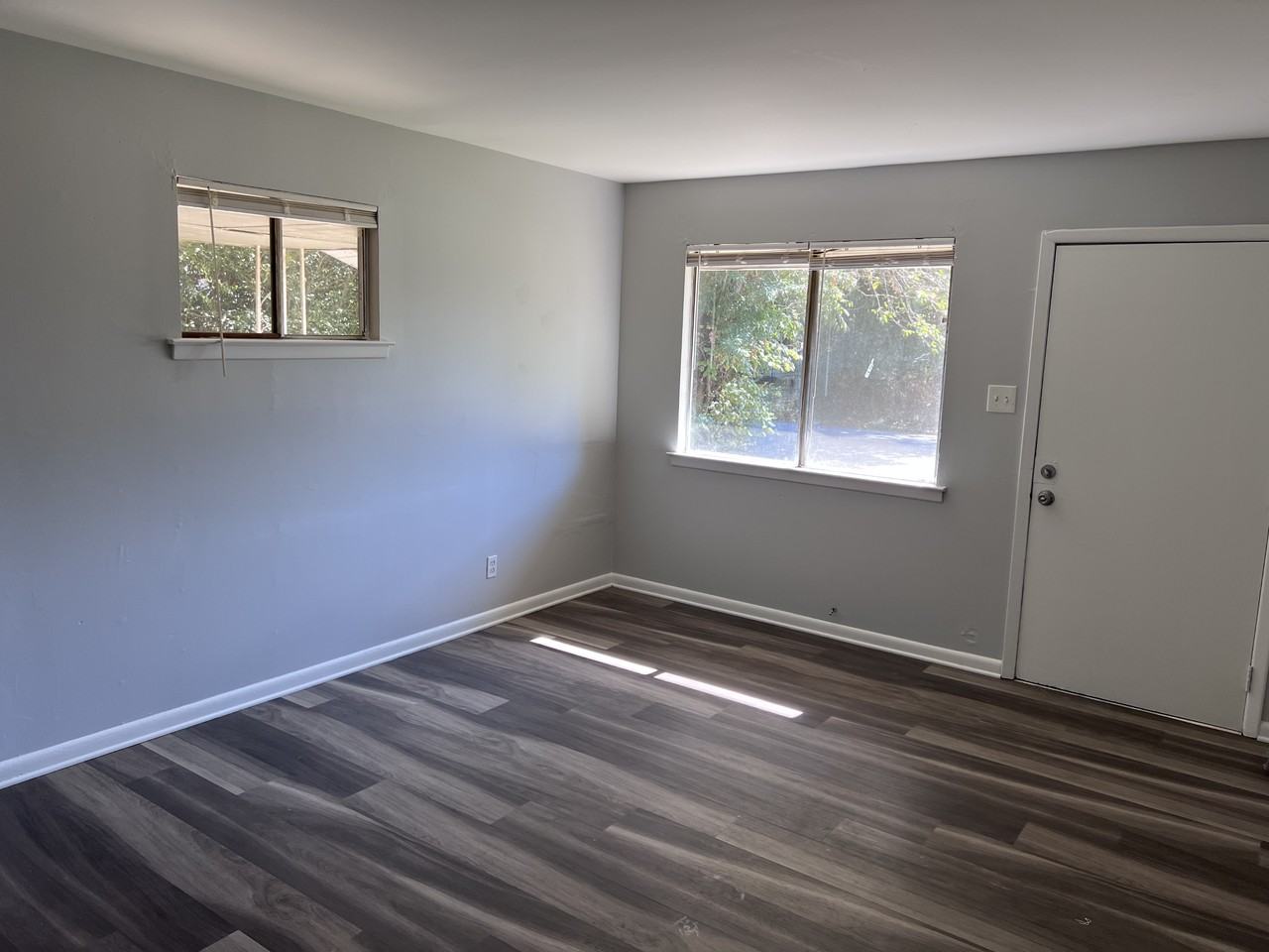 5604 Alpha St - Photo 4 of 19