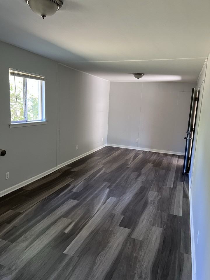 5604 Alpha St - Photo 5 of 19