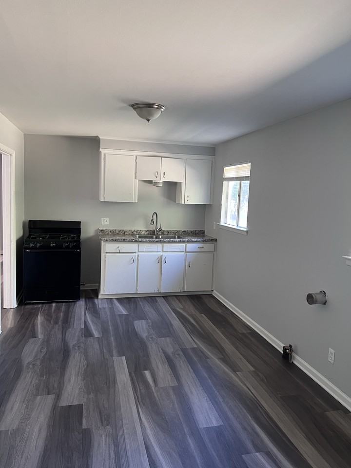 5604 Alpha St - Photo 6 of 19