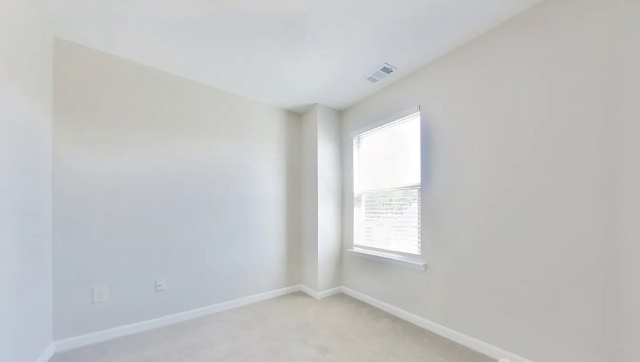 96 Wyndham Ct Se #96 - Photo 2 of 17