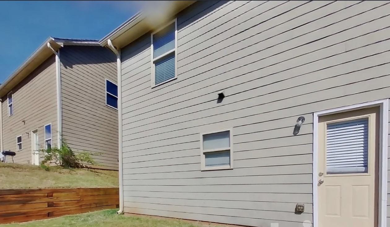 96 Wyndham Ct Se #96 - Photo 3 of 17