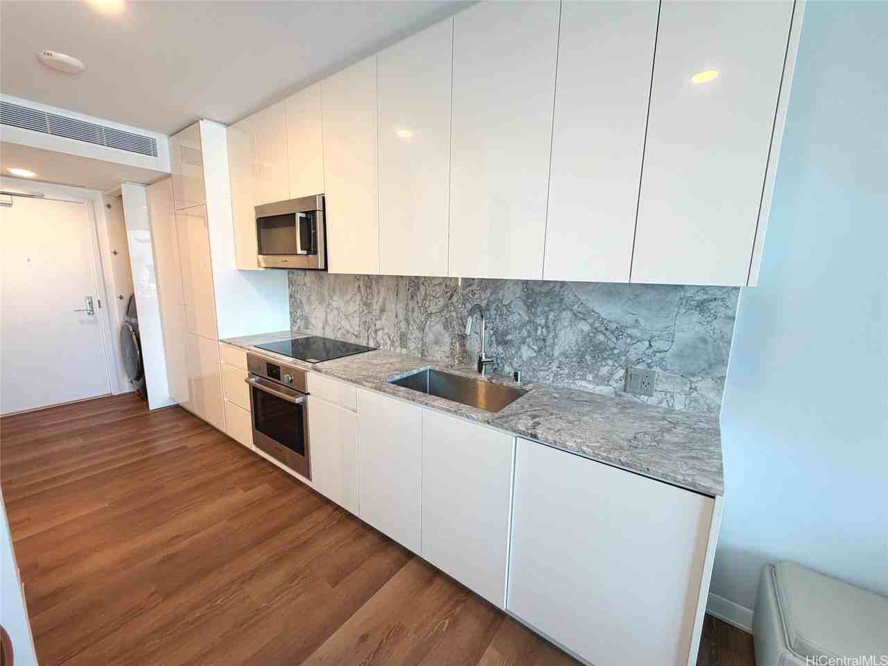 987 Queen St #2809 - Photo 4 of 25