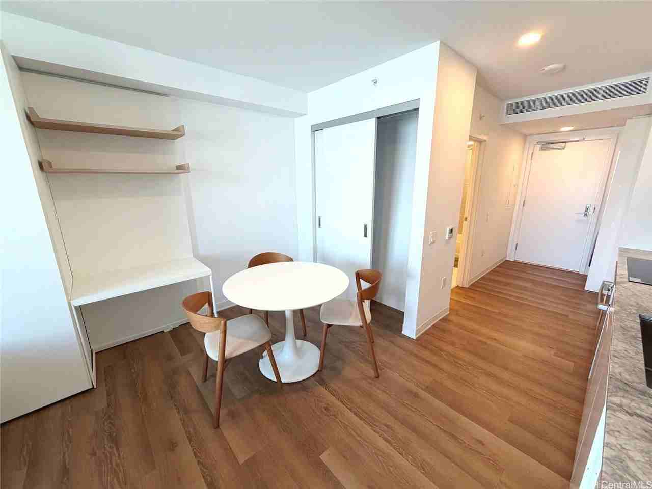987 Queen St #2809 - Photo 6 of 25