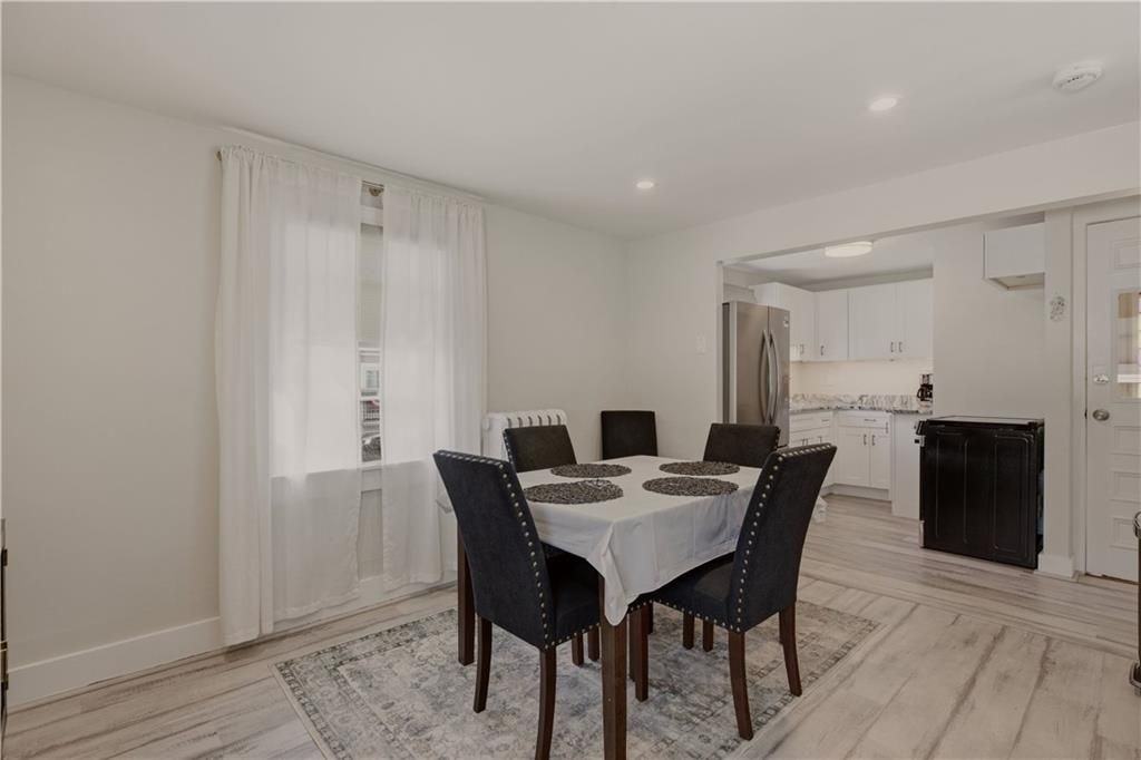 629 Thames St ##2 - Photo 3 of 35