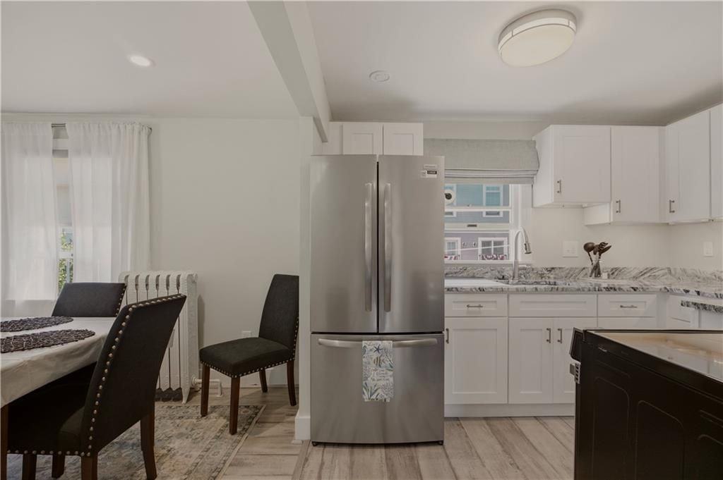 629 Thames St ##2 - Photo 4 of 35