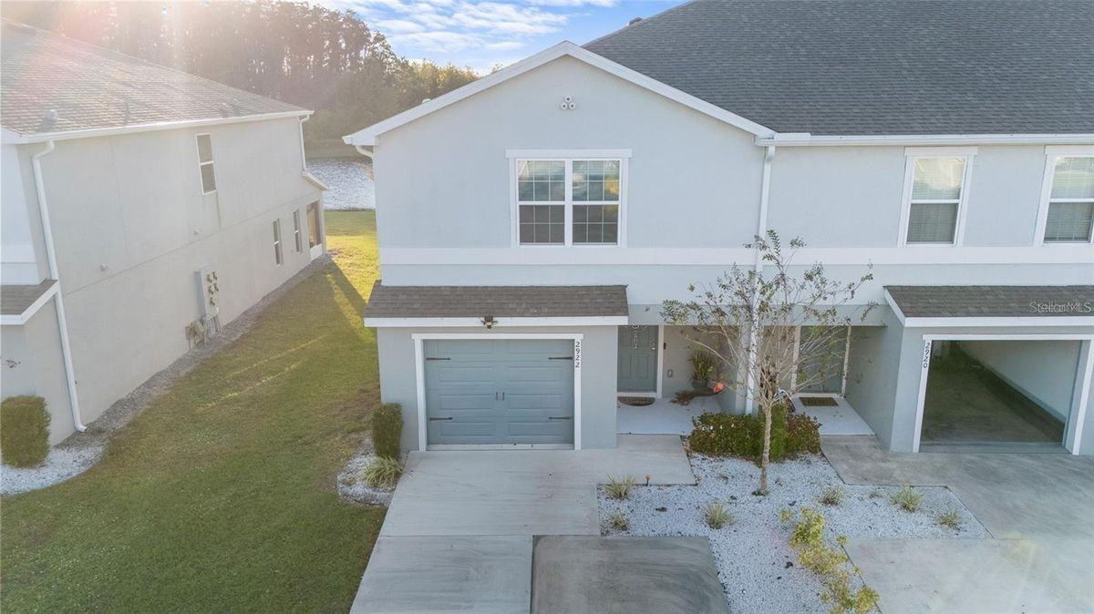 2922 Fieldwood Cir - Photo 2 of 16