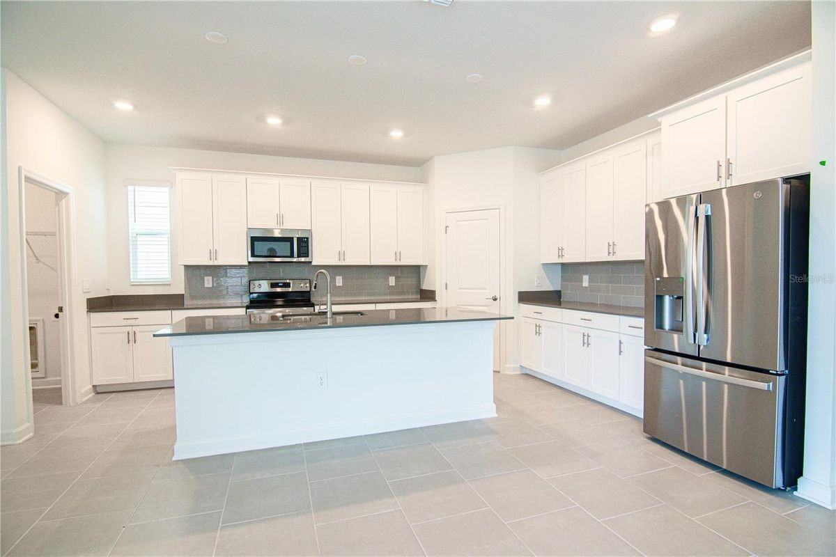 3106 Park Vale Rd - Photo 5 of 33