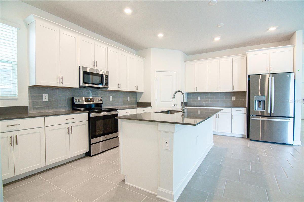 3106 Park Vale Rd - Photo 6 of 33