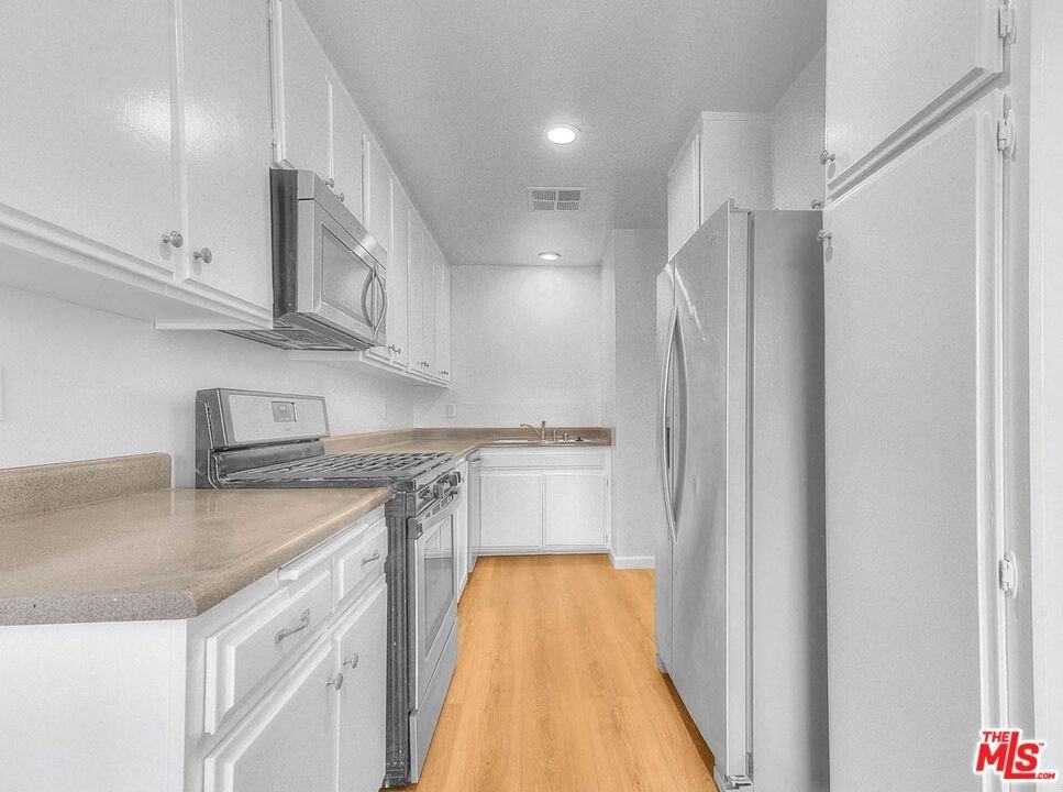 4311 Colfax Ave ##215 - Photo 5 of 10