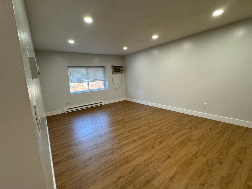 79 Arlington St - Photo 5 of 11