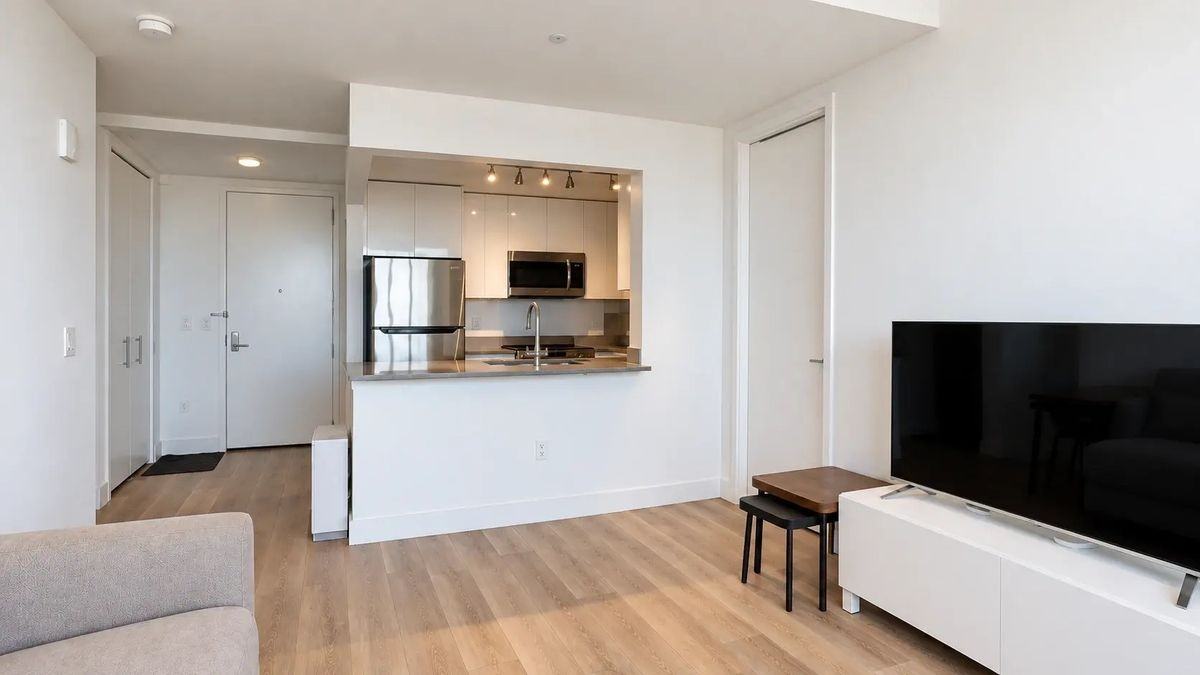 5241 Center Blvd - Photo 4 of 17