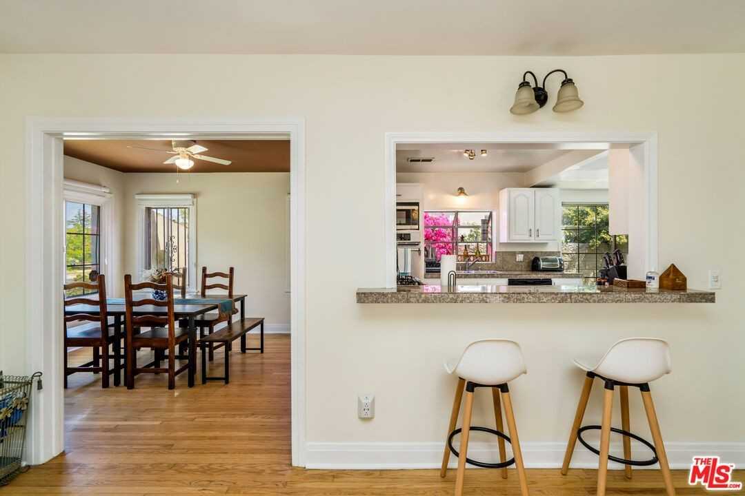 1514 S Genesee Ave - Photo 7 of 20