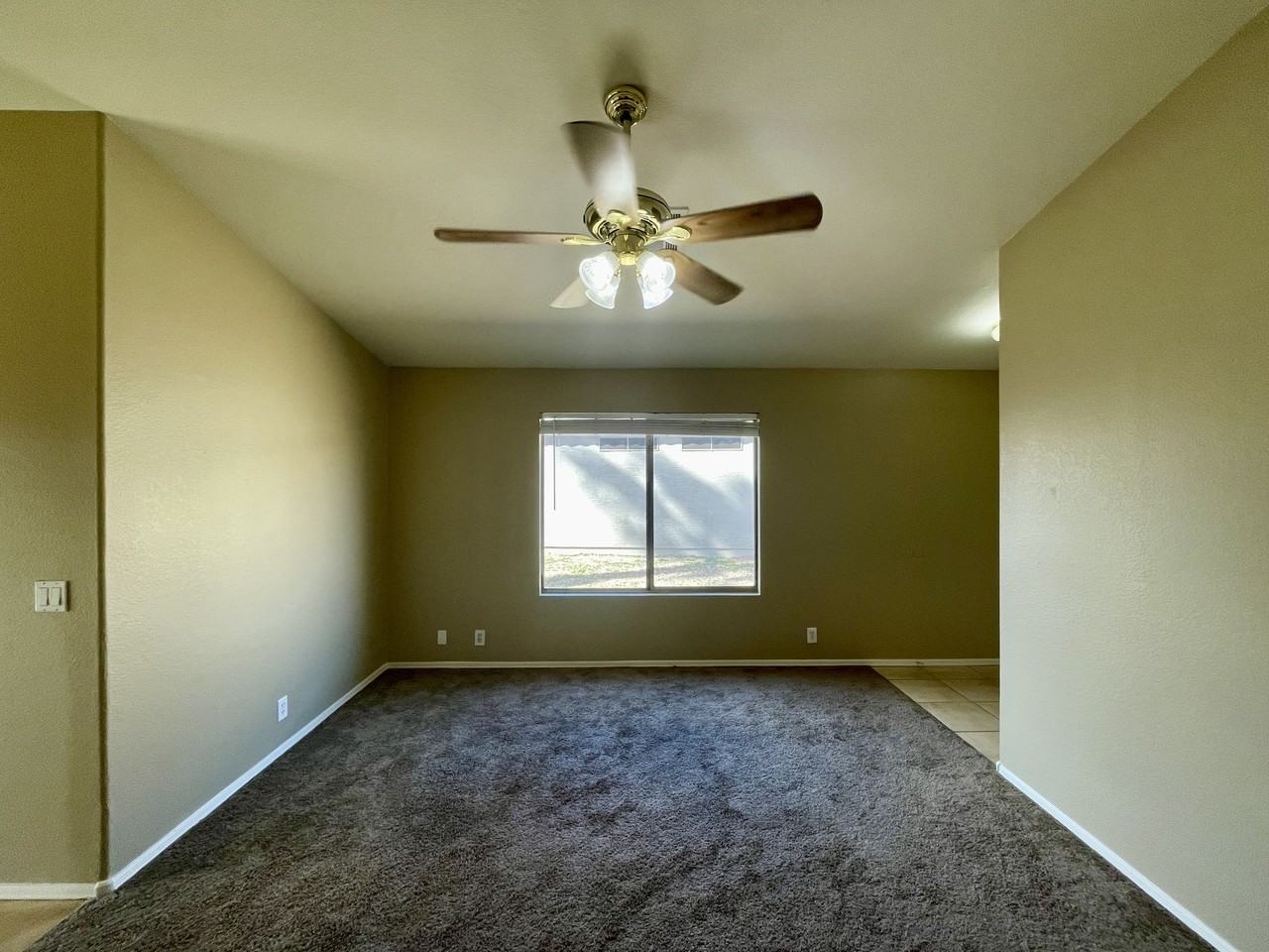 16574 N 158th Ave - Photo 4 of 24