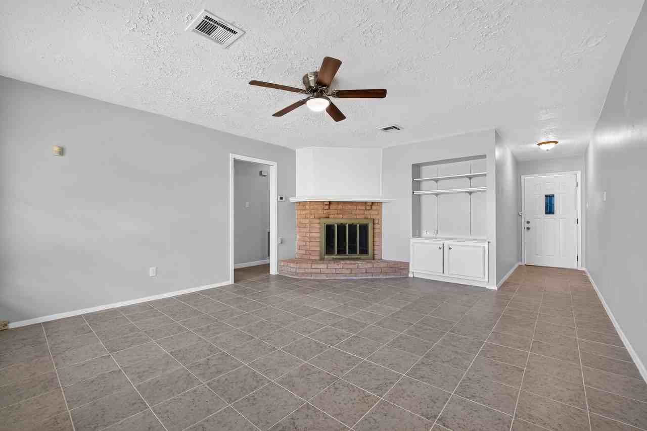 261 Hardwicke Rd - Photo 6 of 40