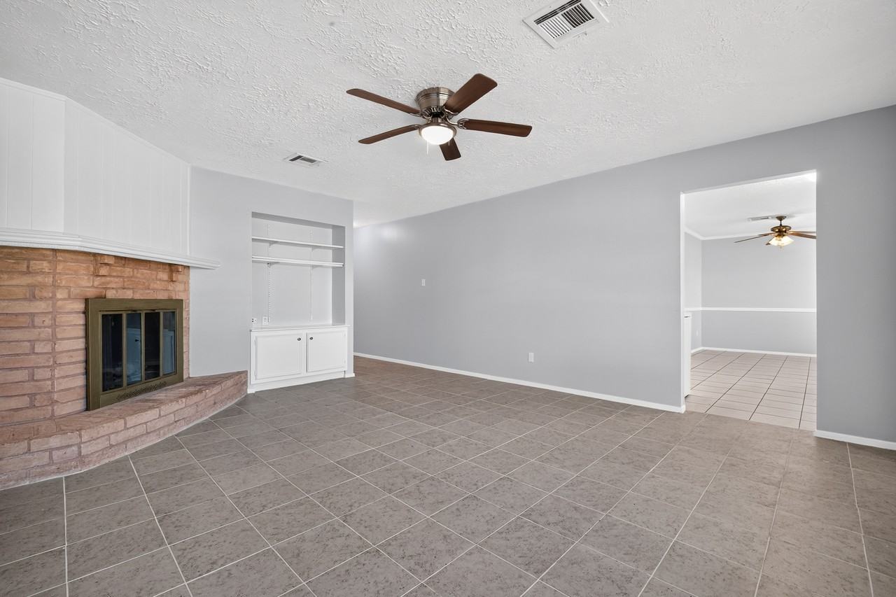 261 Hardwicke Rd - Photo 7 of 40