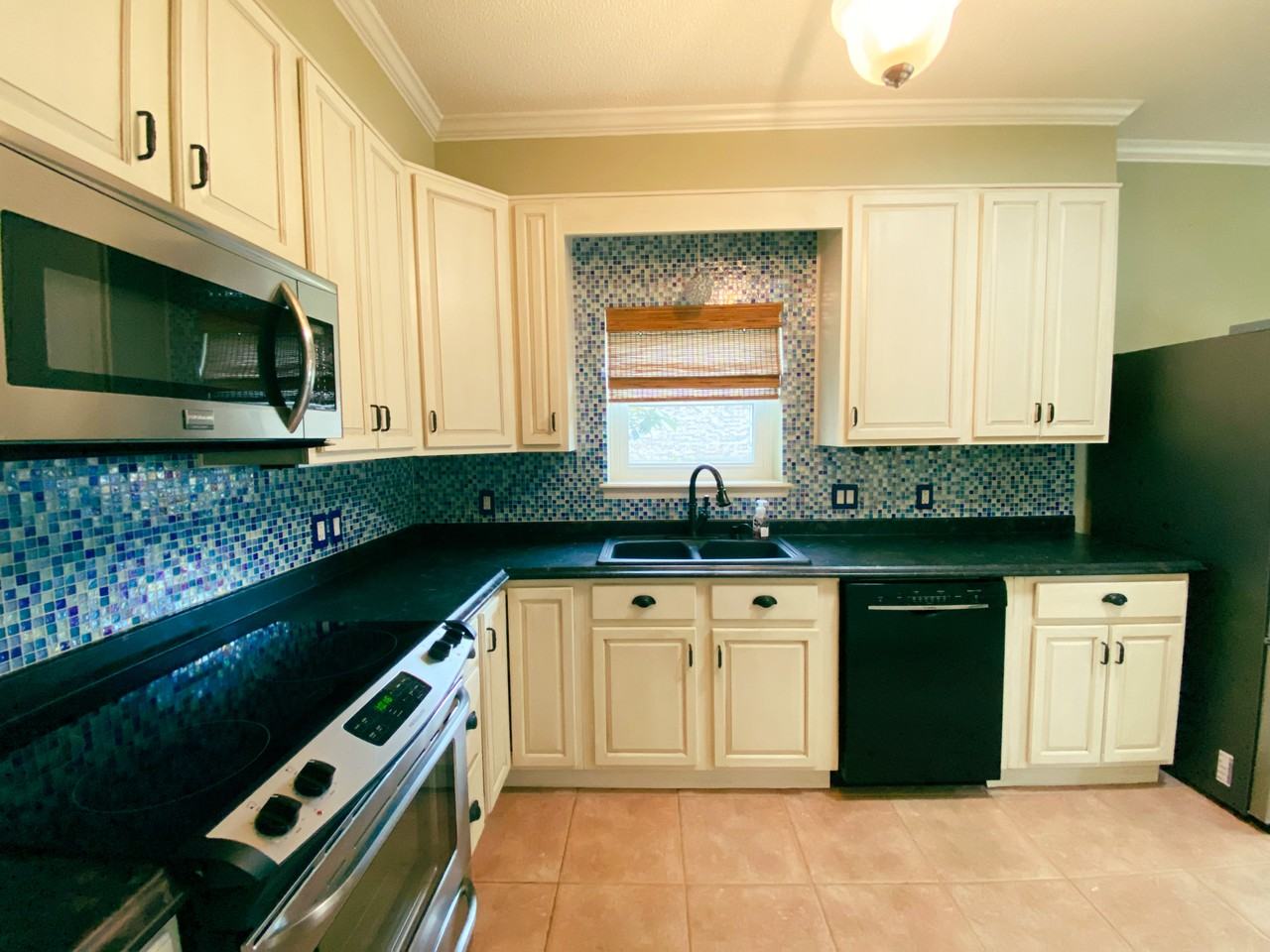 1357 Greenvista Ln - Photo 7 of 40