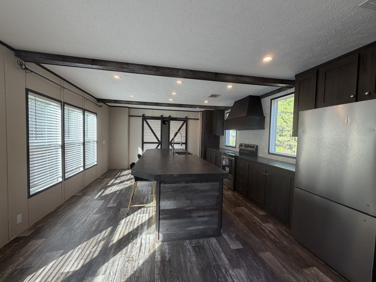 65 Bay Creek Rd - Photo 3 of 20