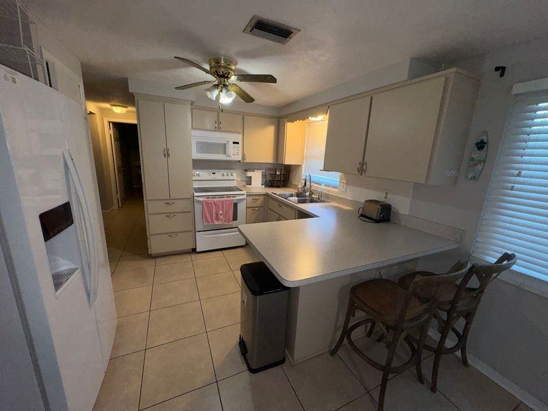 5444 Baumann Ln - Photo 2 of 24