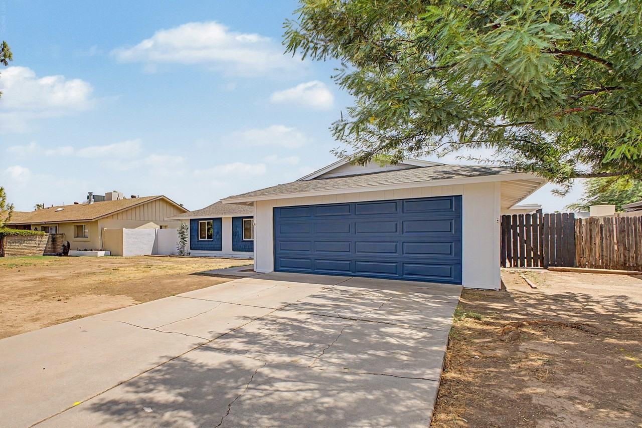 3529 W Acapulco Ln - Photo 3 of 33