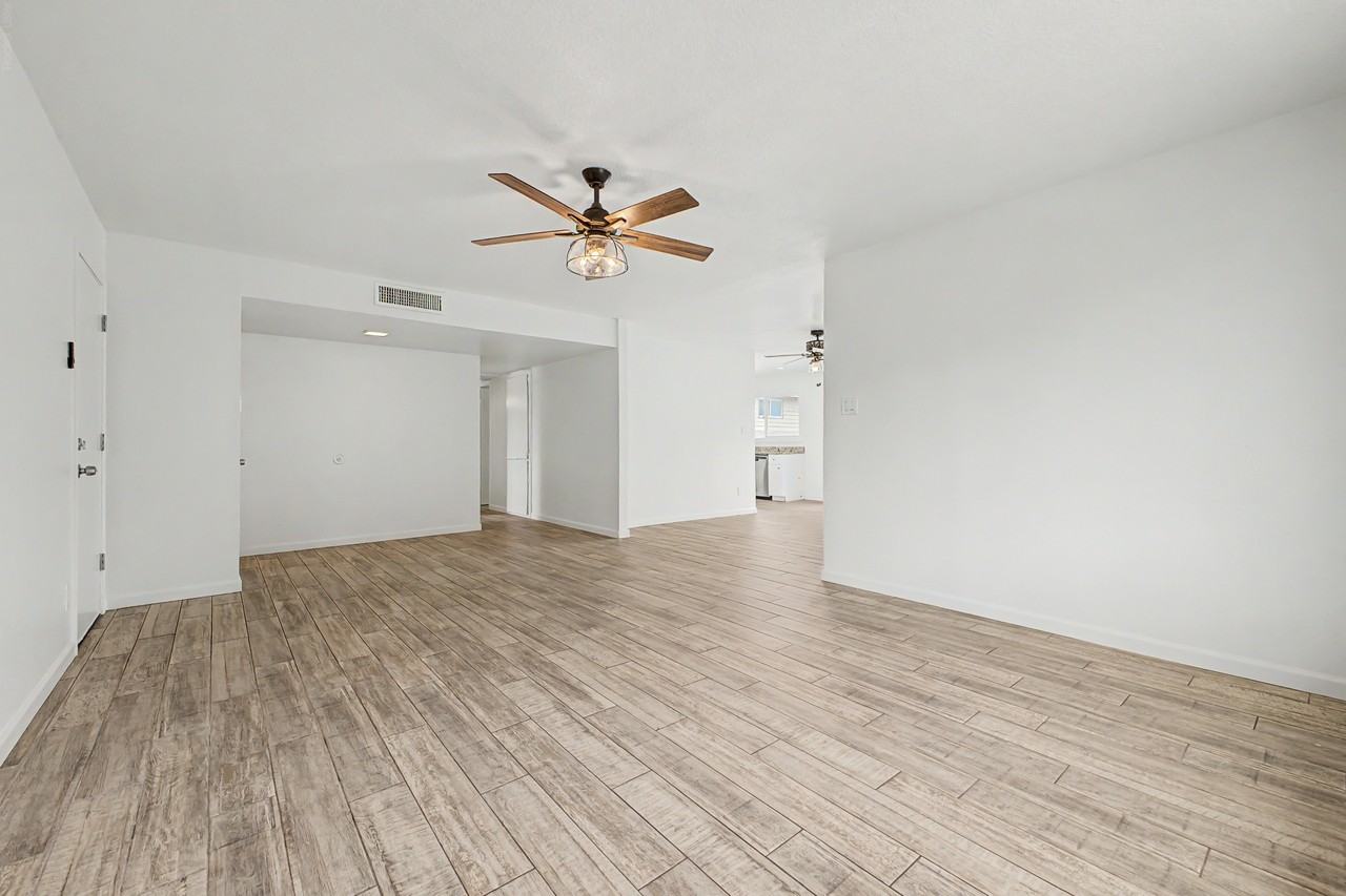 3529 W Acapulco Ln - Photo 4 of 33