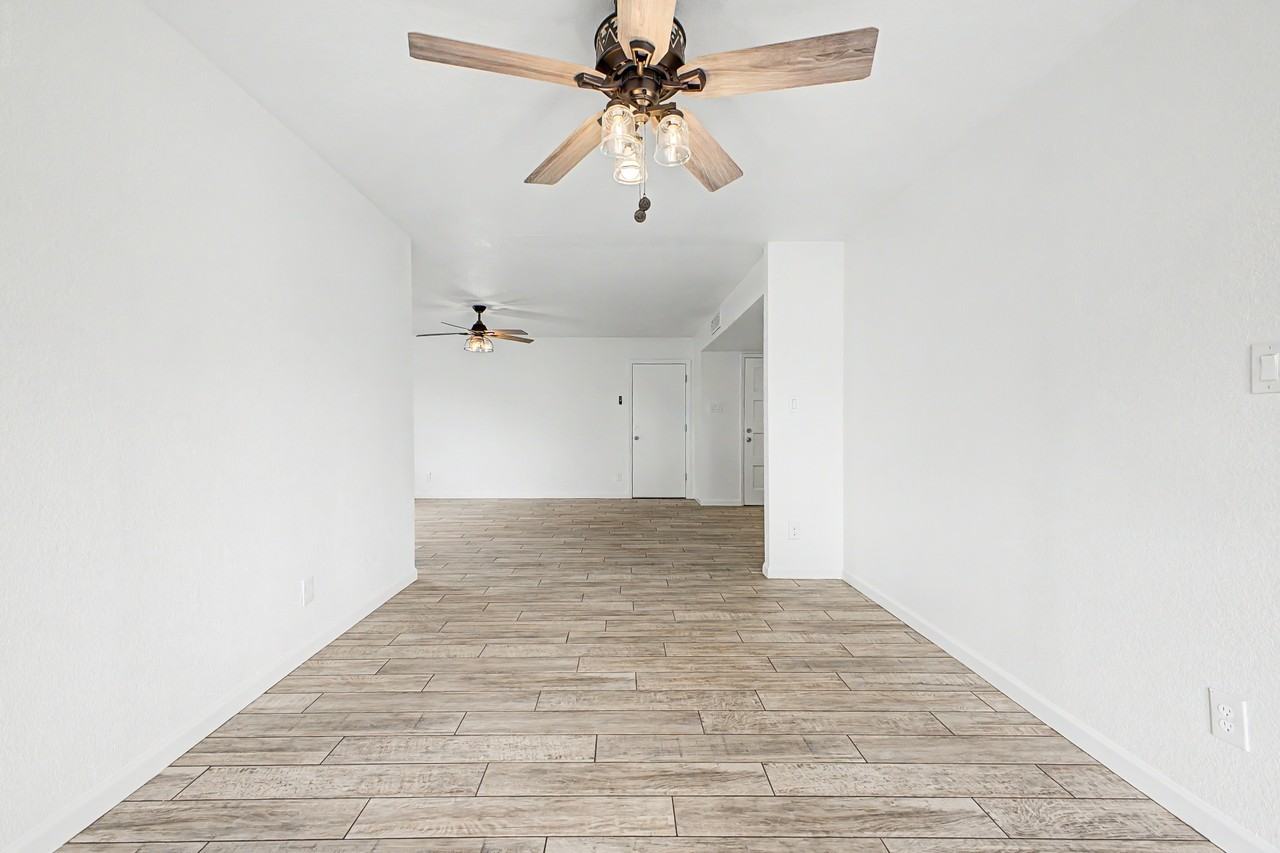 3529 W Acapulco Ln - Photo 5 of 33