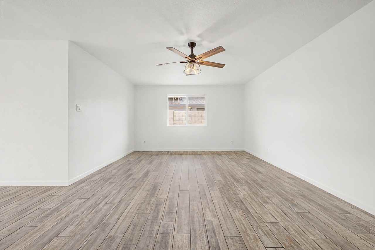 3529 W Acapulco Ln - Photo 7 of 33
