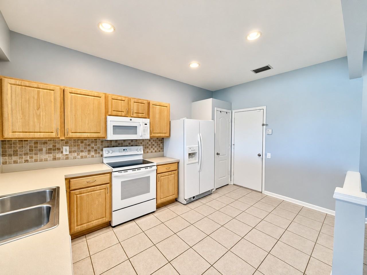 8570 Sandy Beach St - Photo 6 of 35