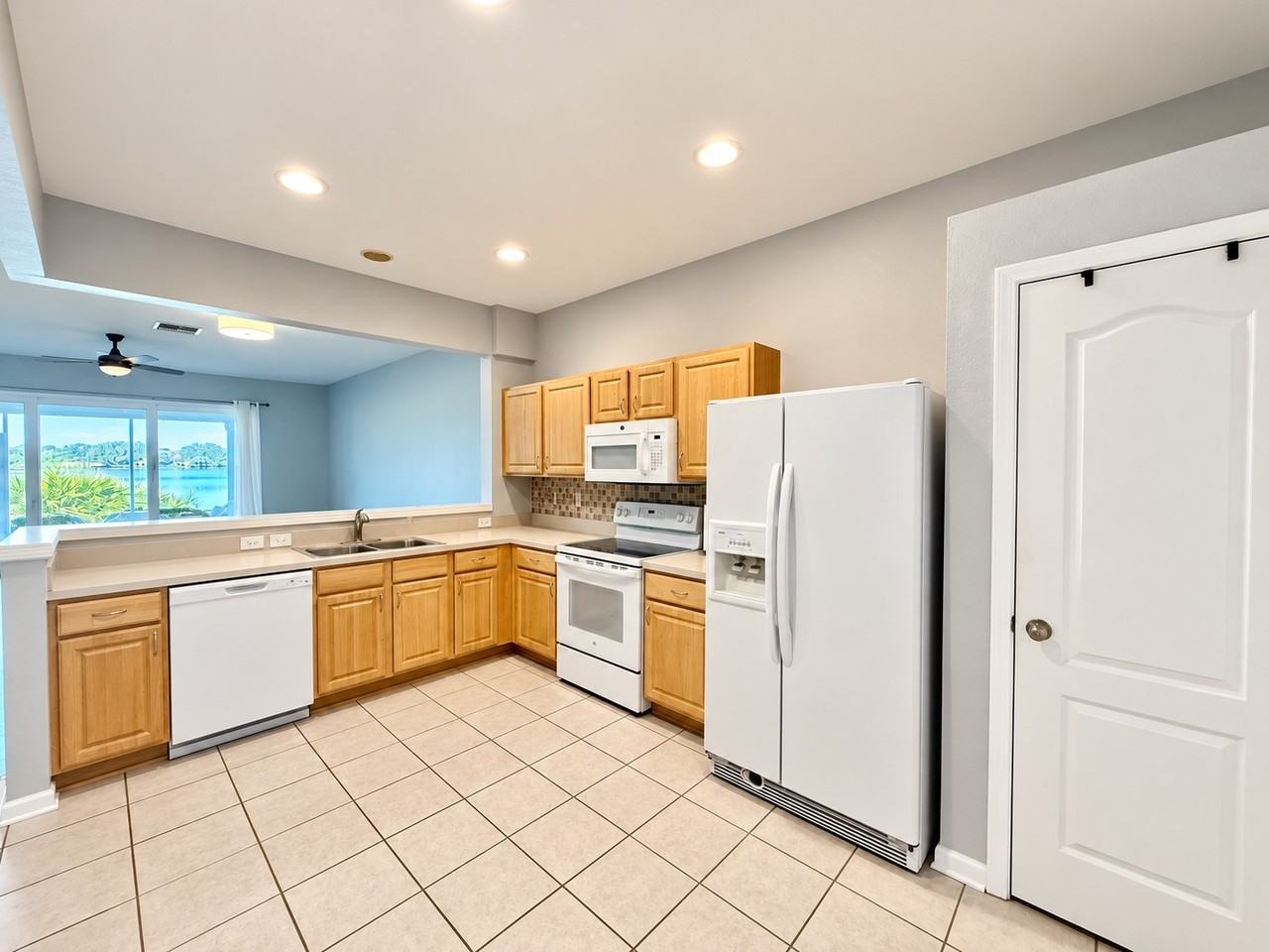 8570 Sandy Beach St - Photo 7 of 35