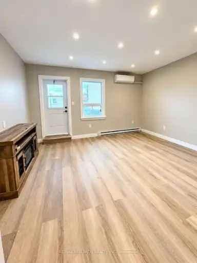 2157 Danforth Ave - Photo 5 of 13