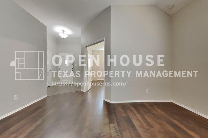 1121 Hidden Lake Dr - Photo 6 of 24