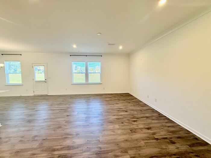14219 Penbury Ln - Photo 3 of 26