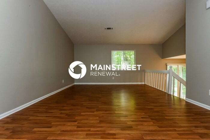 5296 Kinsdale Ln - Photo 4 of 17