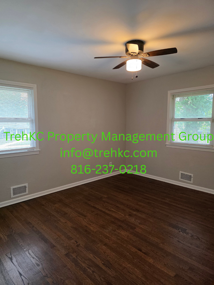 10611 Bellefontaine Avenue - Photo 5 of 21