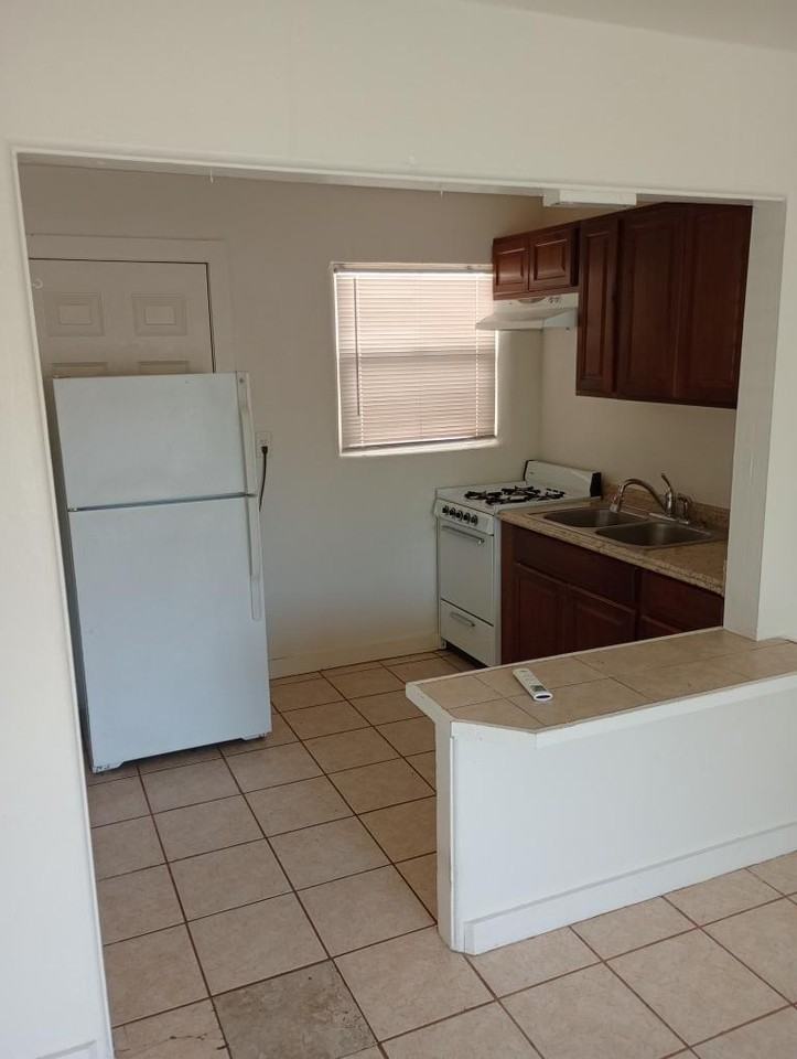 408 N Stuart Blvd #C - Photo 3 of 12