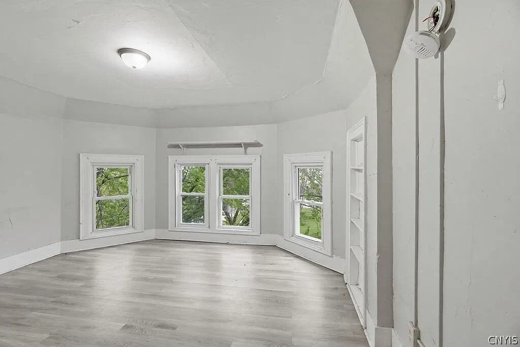 900 North Alvord Street - Photo 2 of 17