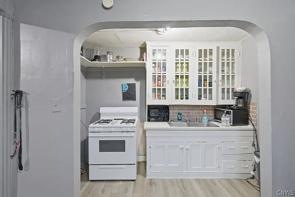 900 North Alvord Street - Photo 3 of 17