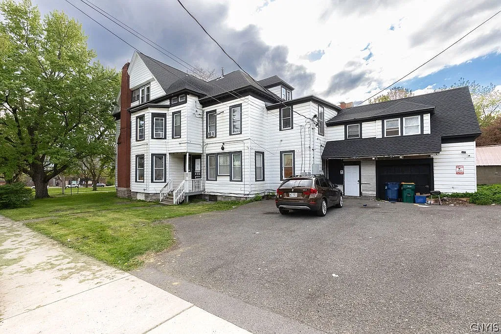 900 North Alvord Street - Photo 7 of 17