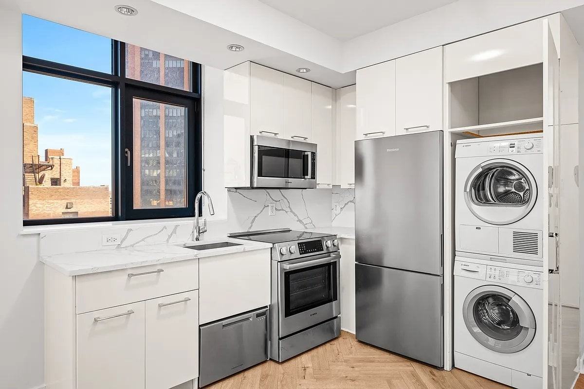 101 E 34th St #PHC - Photo 4 of 6