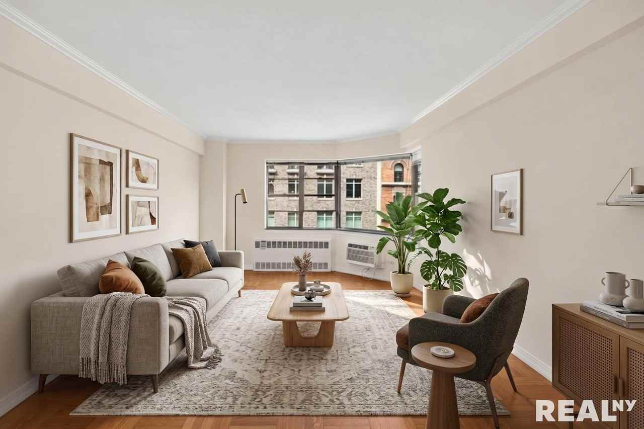E 89th St #8E - Photo 2 of 3