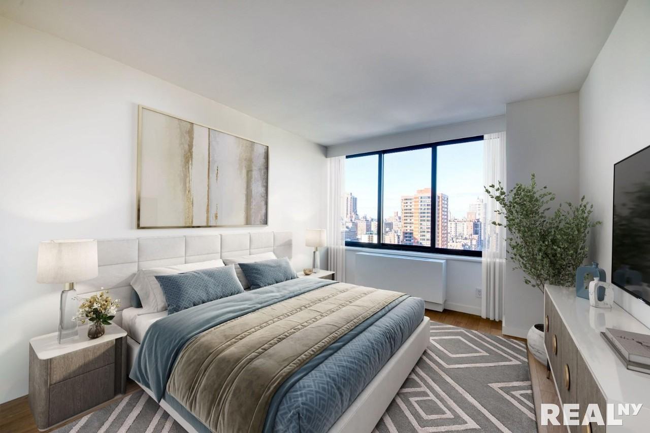 E 94th St #16A - Photo 2 of 3