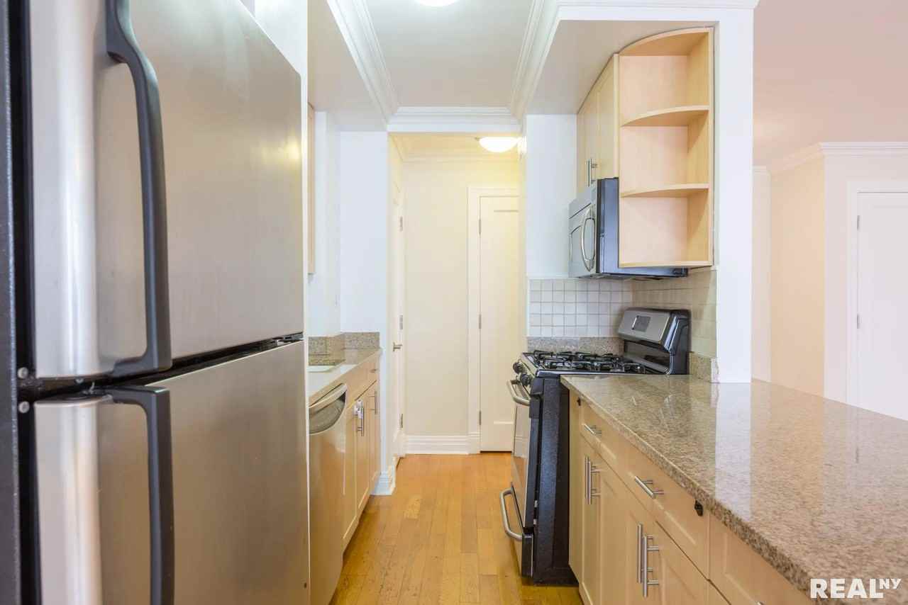 W 89th St #9G - Photo 2 of 3