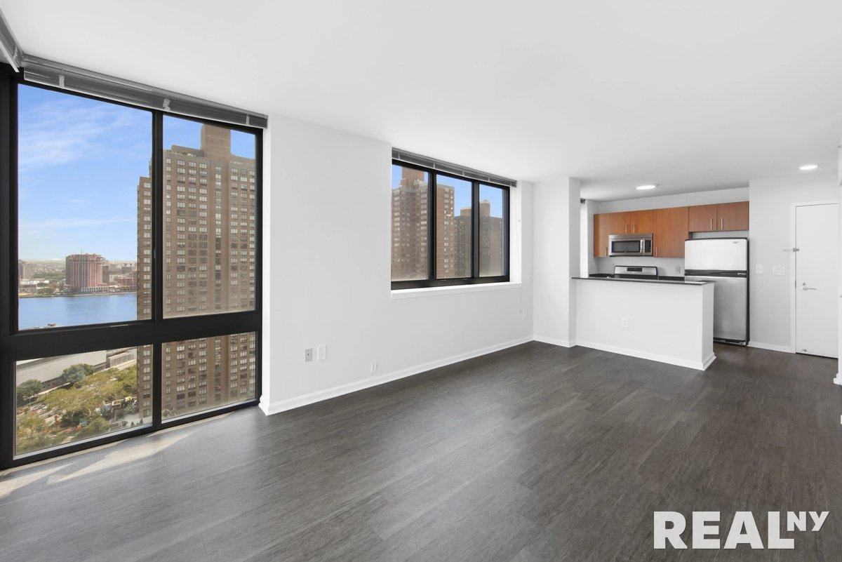 E 92nd St #33B - Photo 3 of 3